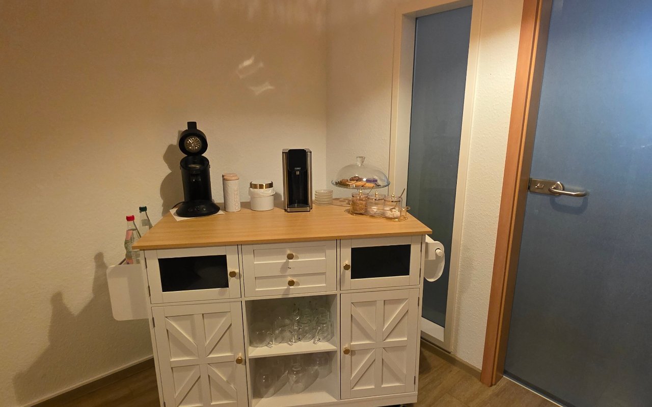 Getränkestation mit Kaffeemaschine
